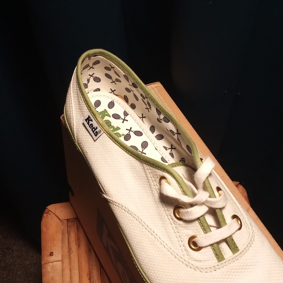Keds - Picture 2 of 4